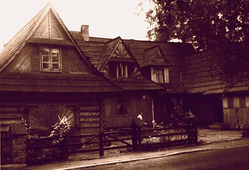 dom w stylu zakopiańskim przy ulicy Kościeliskiej, źródło: wikipedia